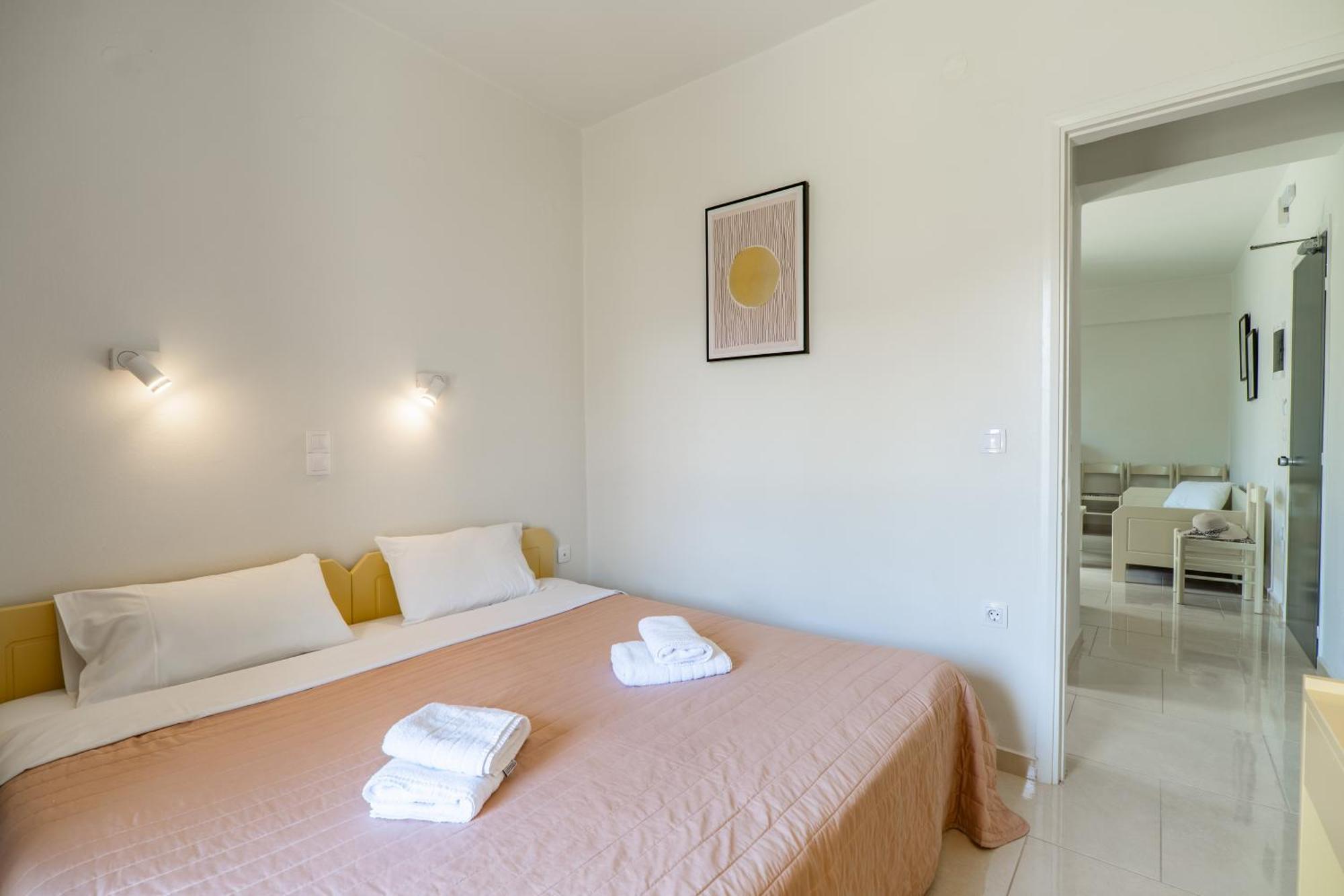 Manos Beachside Apartments Agia Marina Rom bilde