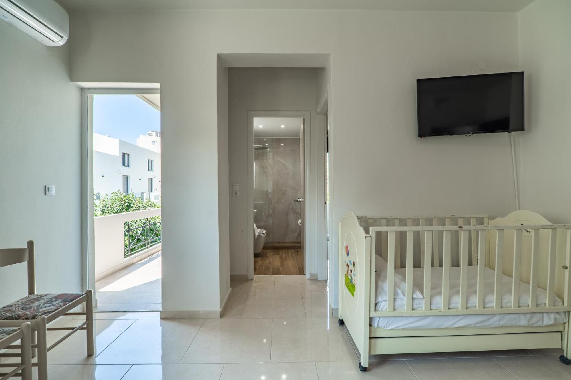 Manos Beachside Apartments Agia Marina Rom bilde