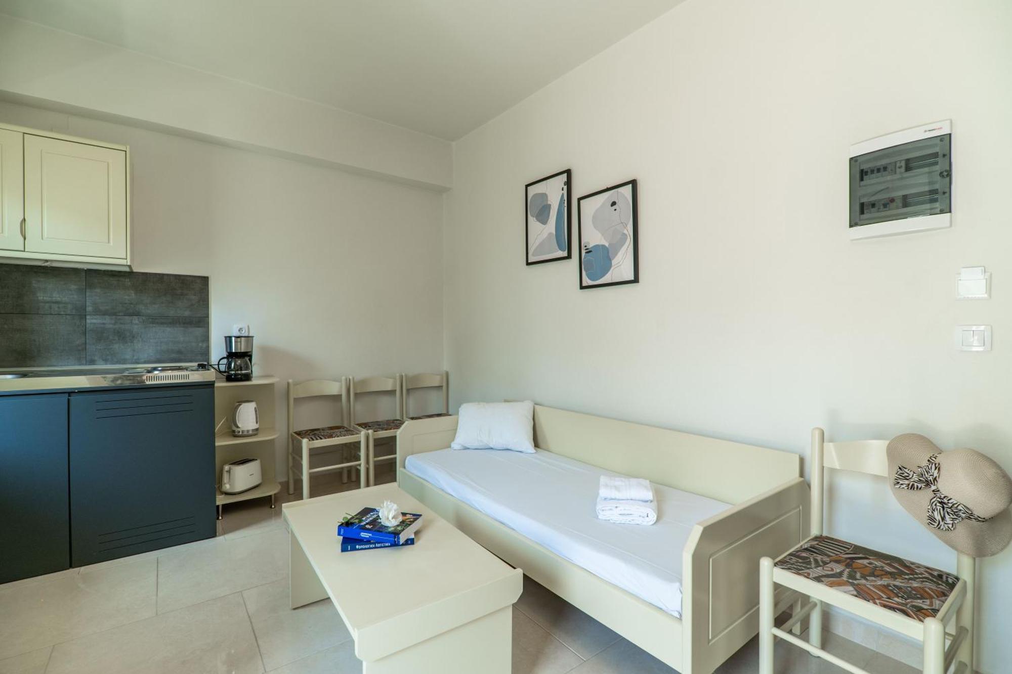 Manos Beachside Apartments Agia Marina Rom bilde