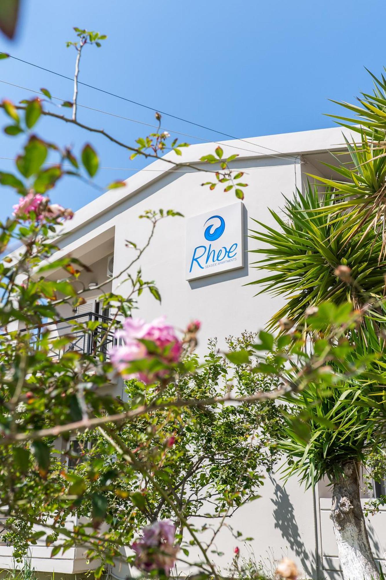 Manos Beachside Apartments Agia Marina Eksteriør bilde