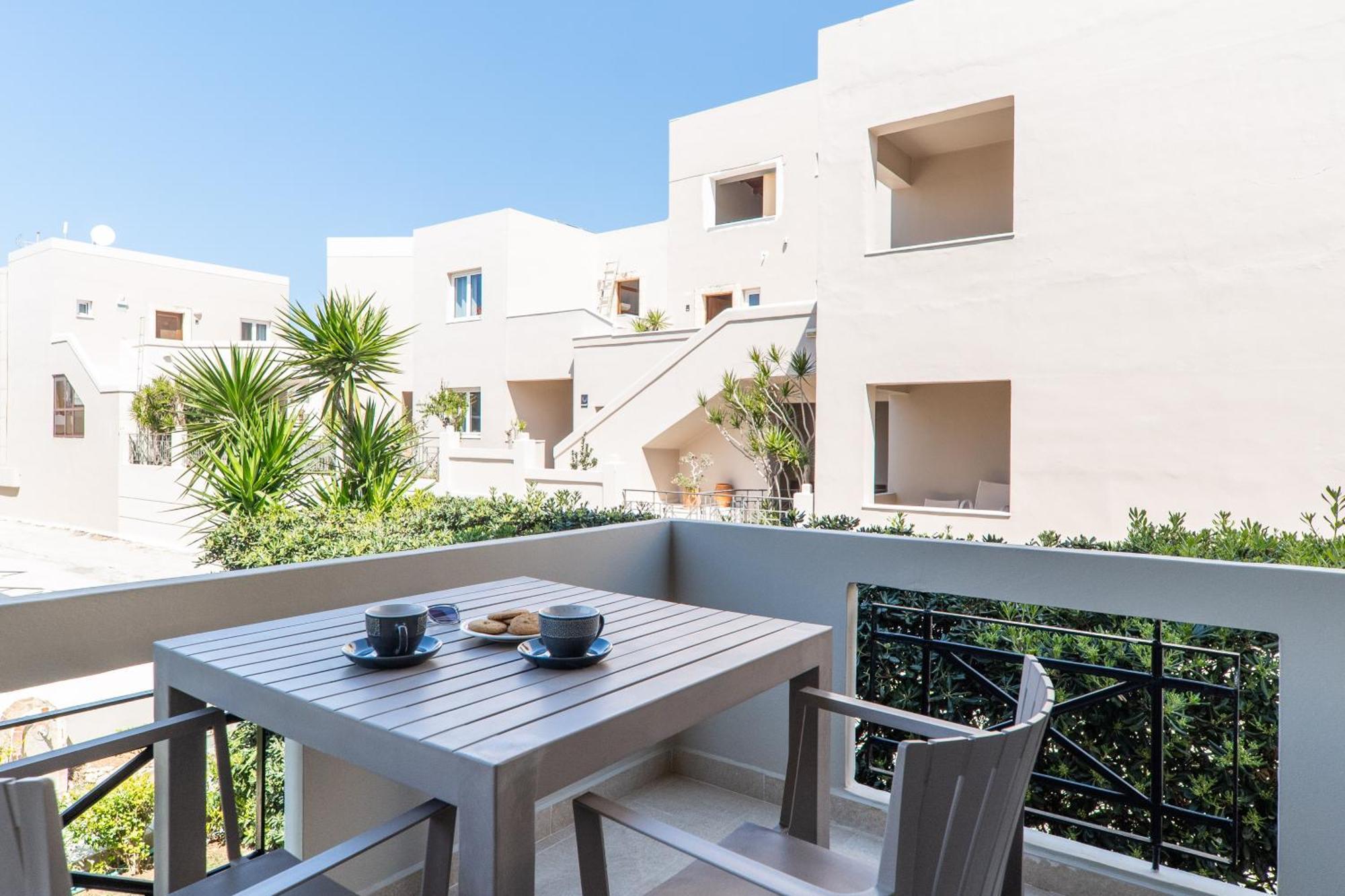 Manos Beachside Apartments Agia Marina Rom bilde